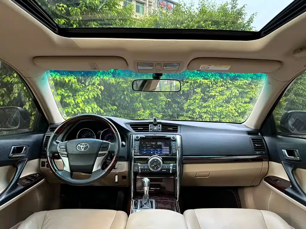 Toyota Reiz — миниатюра 4