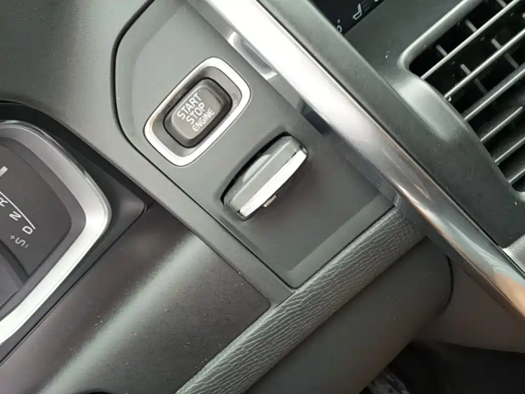 Volvo XC60 — миниатюра 9