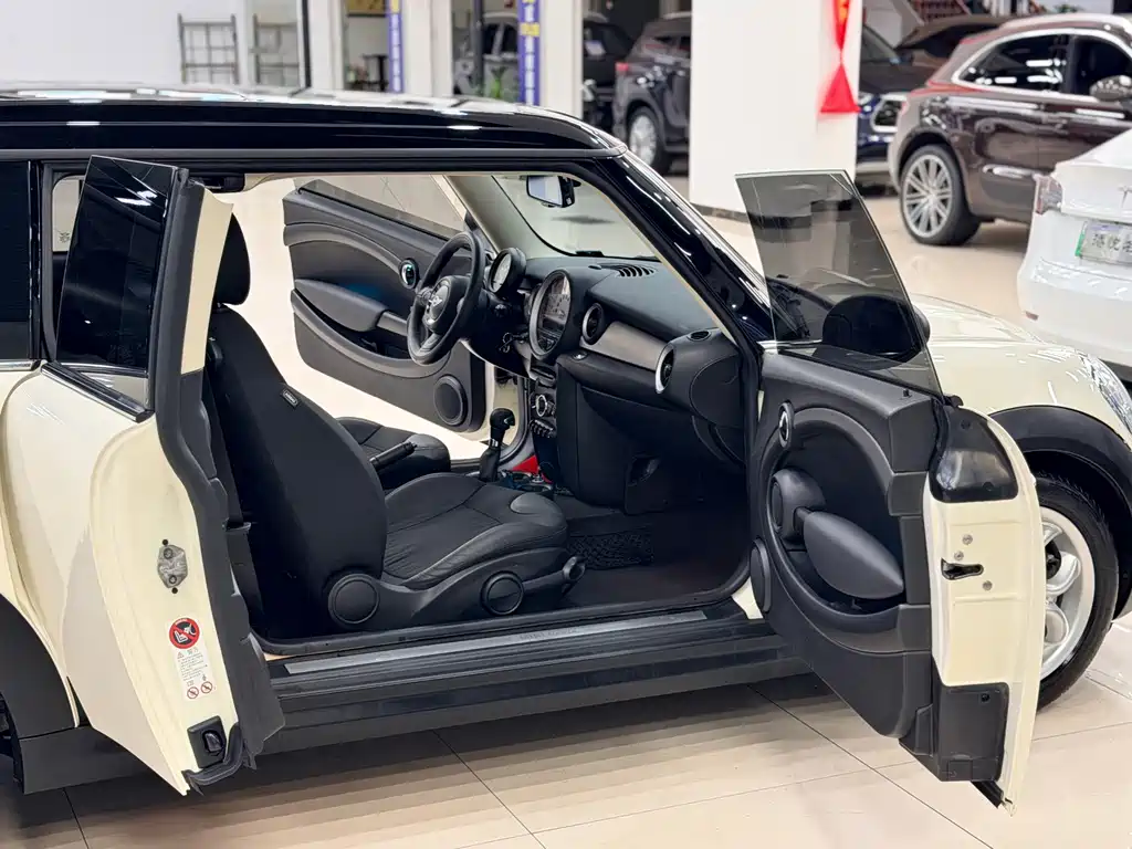 MINI Mini Clubman — миниатюра 10
