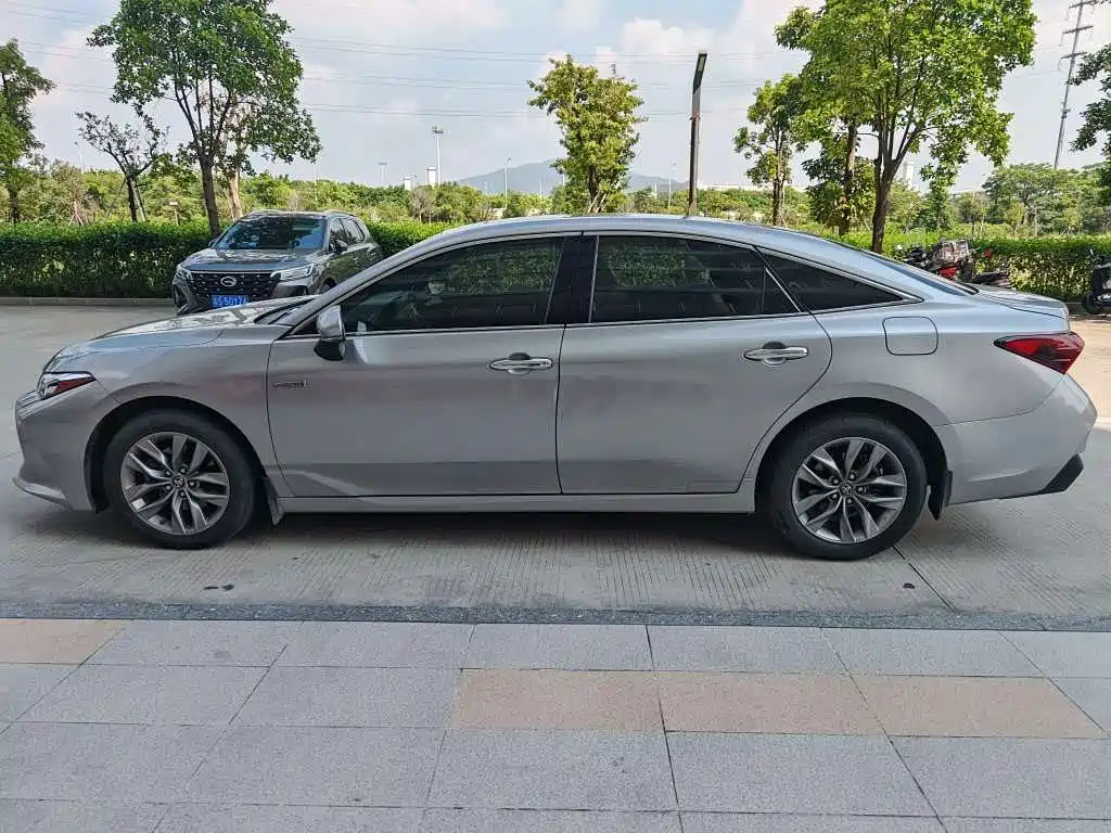 Toyota Avalon — миниатюра 3