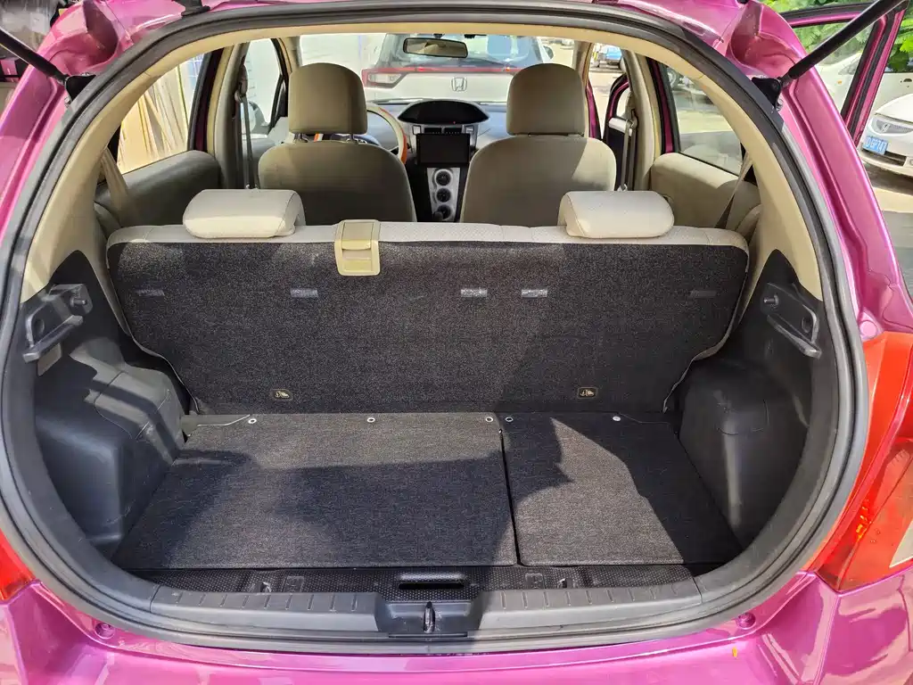 Toyota Yaris — миниатюра 8