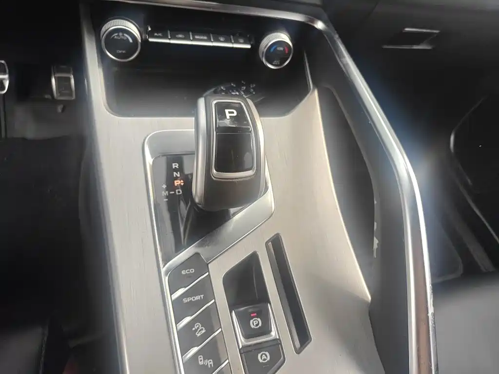 Geely Binyue — миниатюра 11