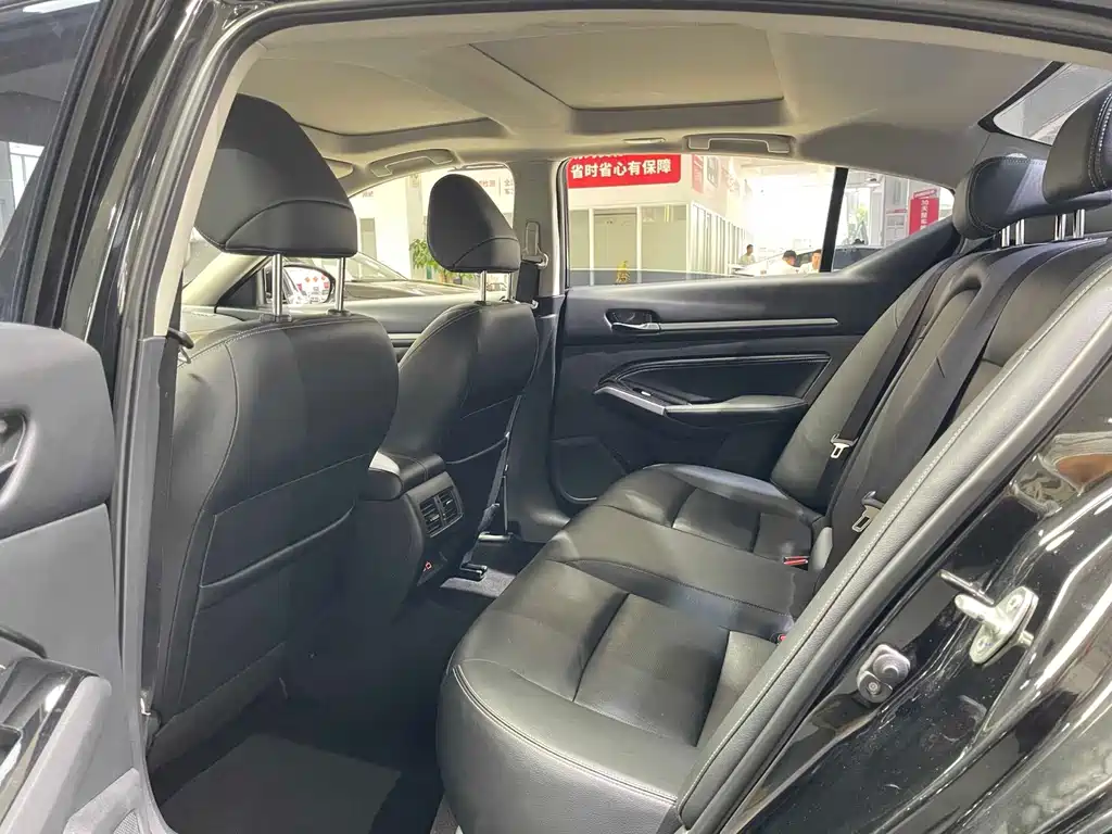 Nissan Teana — миниатюра 4