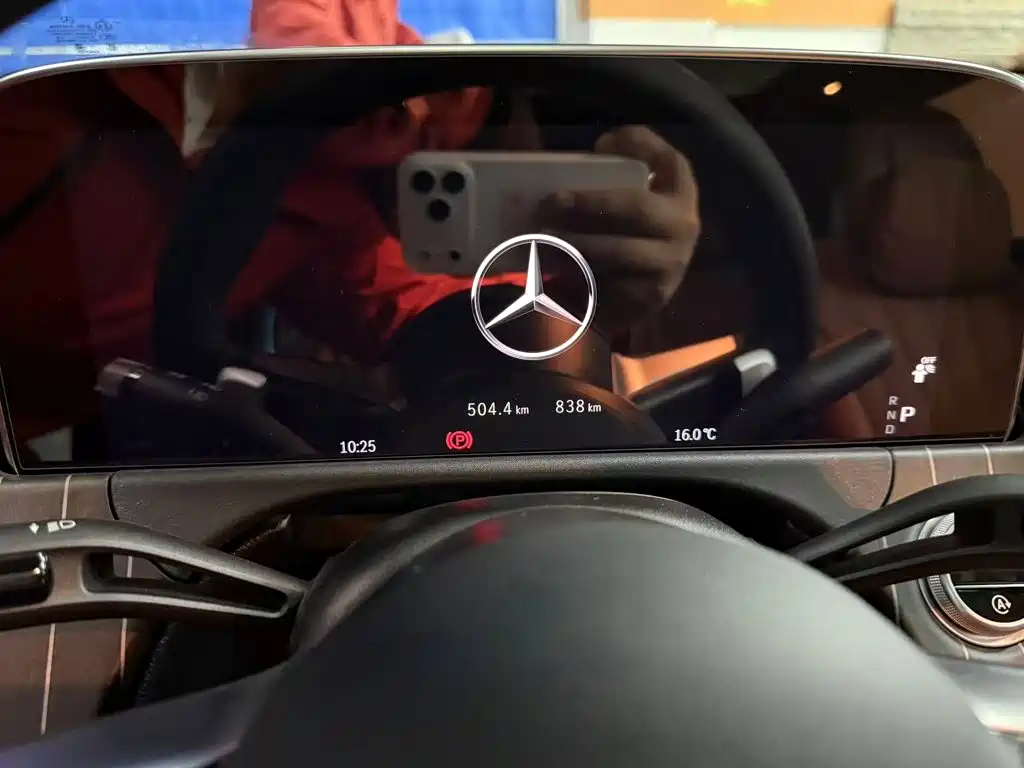 Mercedes-Benz E-Class — миниатюра 6