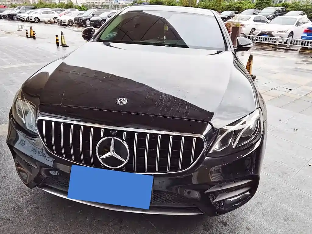 Mercedes-Benz E-Class — миниатюра 2
