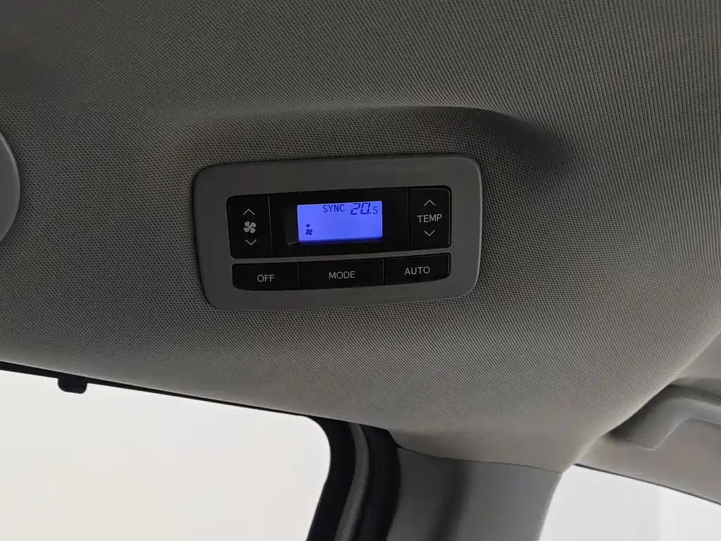 Toyota Sienna — миниатюра 22