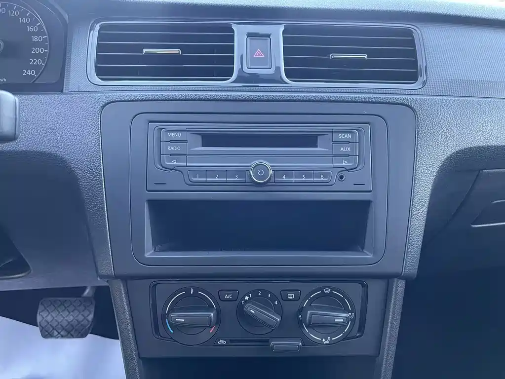 Volkswagen Santana — миниатюра 19