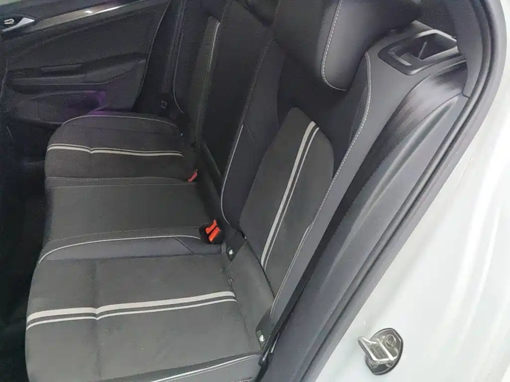 Volkswagen Golf — миниатюра 17