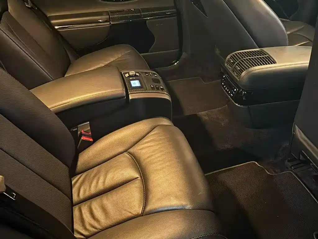 Mercedes-Benz Maybach 2011 6.0T 57 S