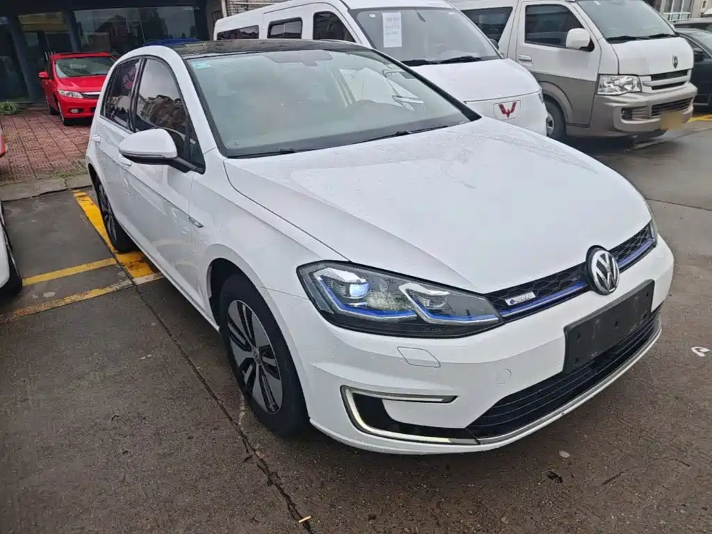Volkswagen Golf EV — миниатюра 4