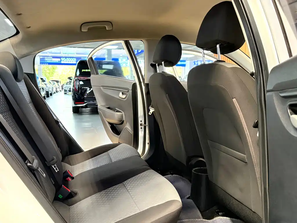 Kia K2 — миниатюра 11