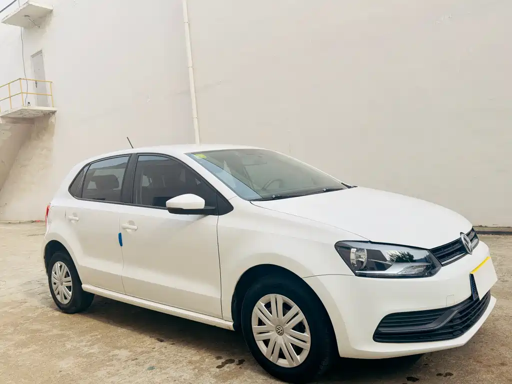 Volkswagen Polo 2016 1.4L AT