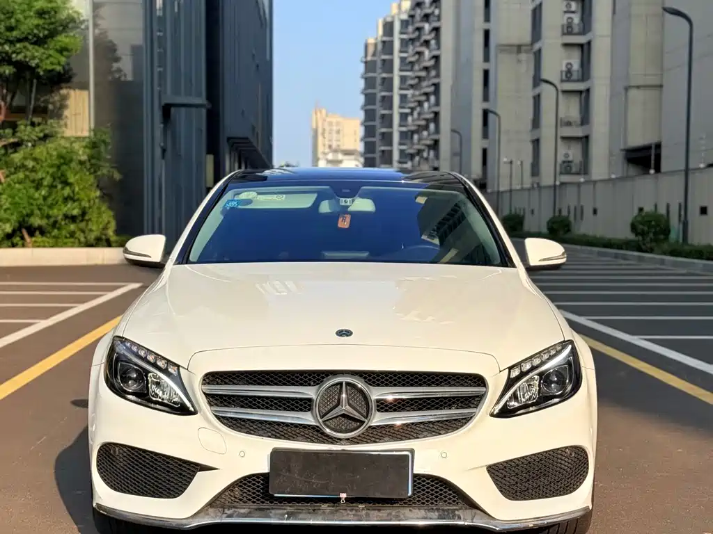Mercedes-Benz C-Class — миниатюра 3