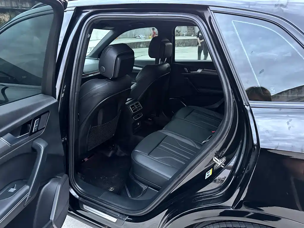 Audi Q5L 2025 45 40 TFSI Luxury