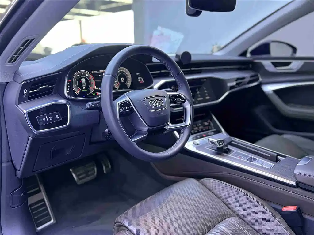 Audi A7L 2022 55 TFSI quattro S-line