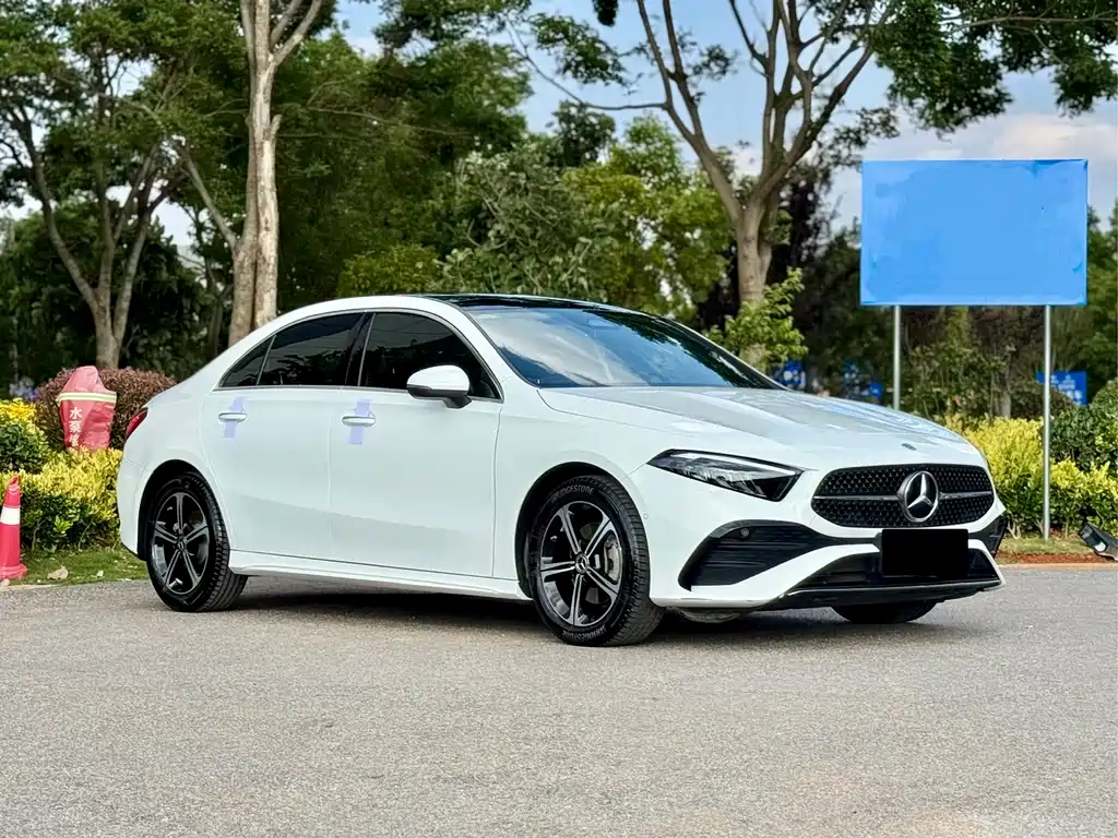 Mercedes-Benz A-Class A 2025 A 200 L Fashion