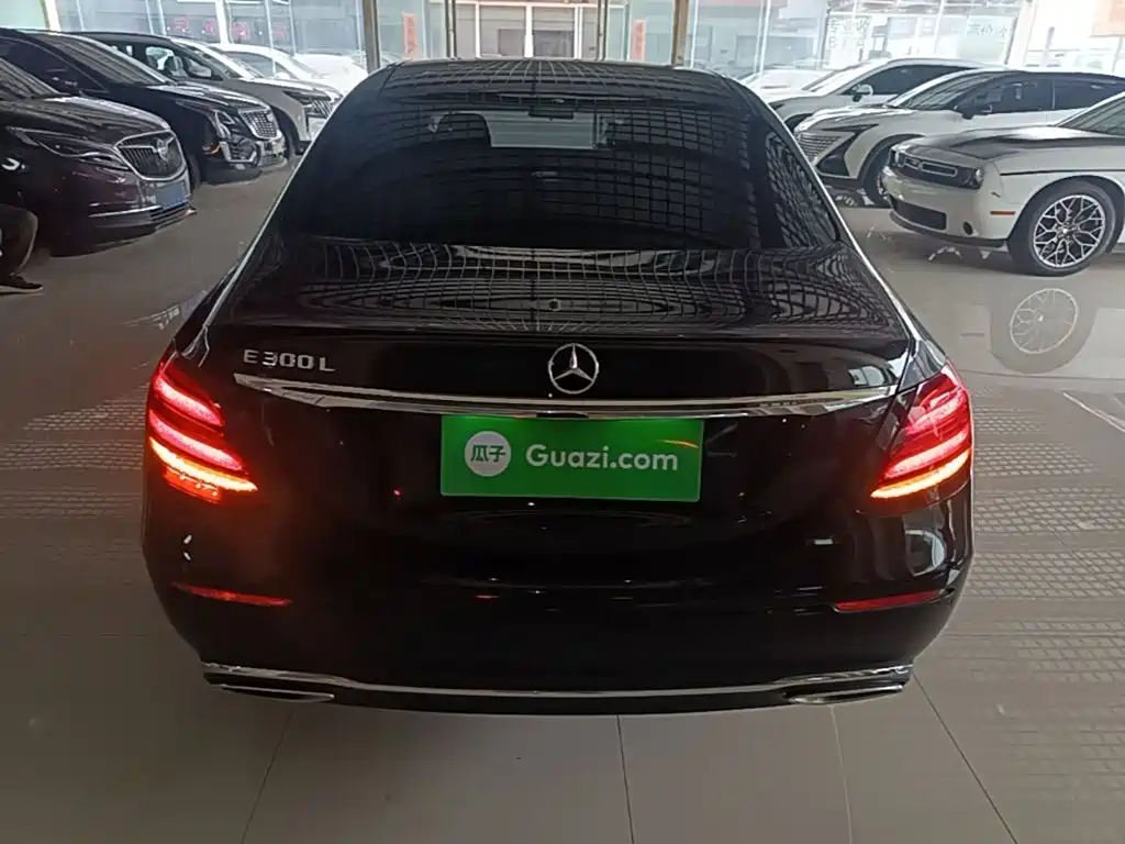 Mercedes-Benz E-Class — миниатюра 6