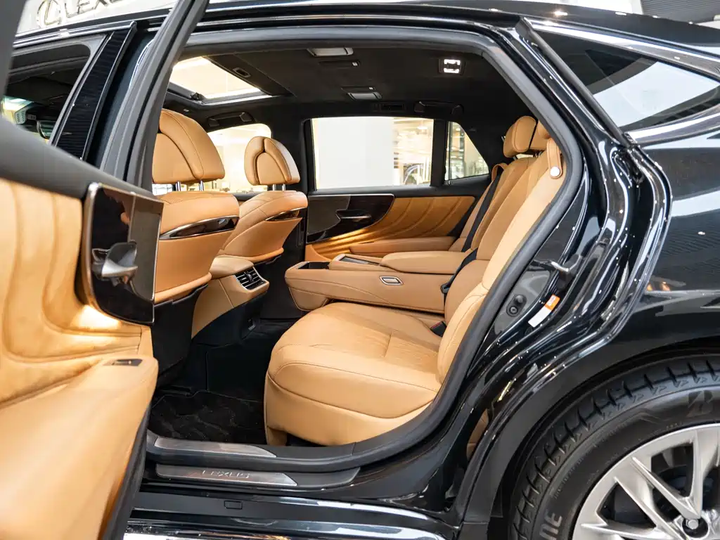 Lexus LS — миниатюра 10