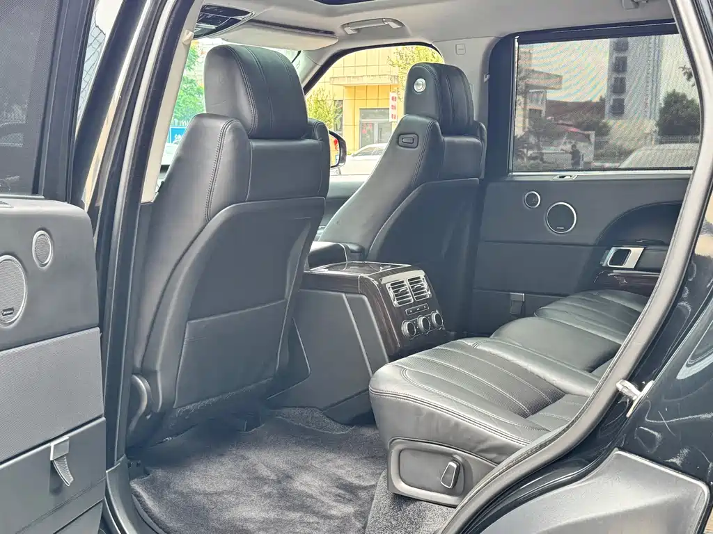 Land Rover Range Rover — миниатюра 8