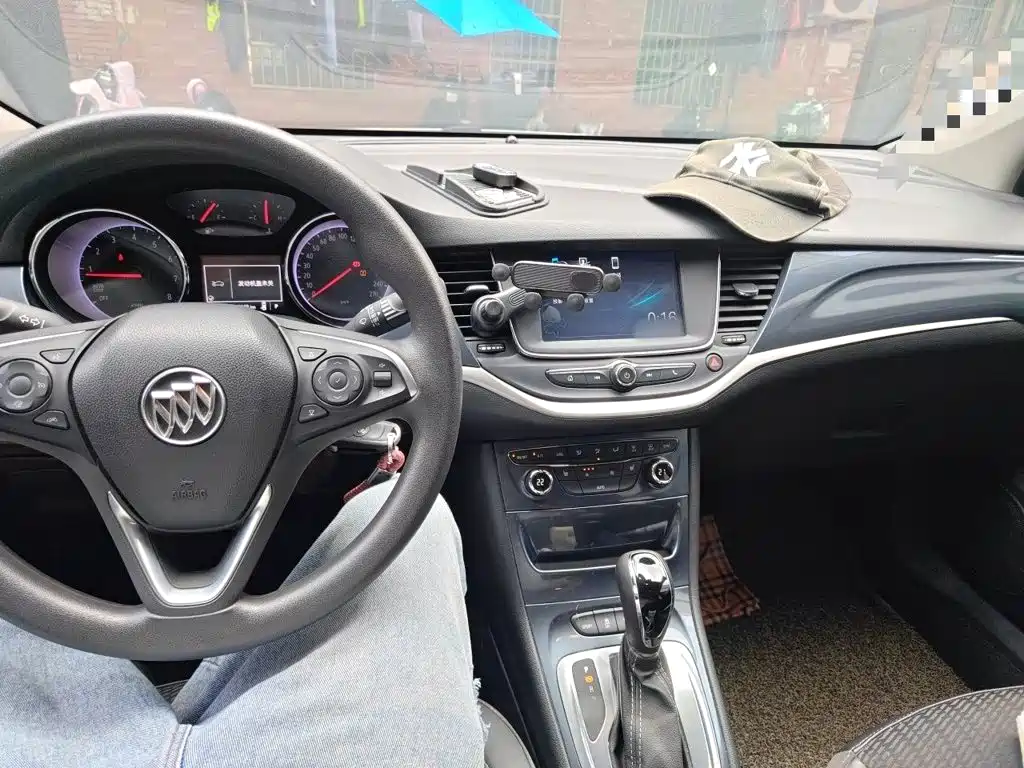 Buick Verano — миниатюра 13