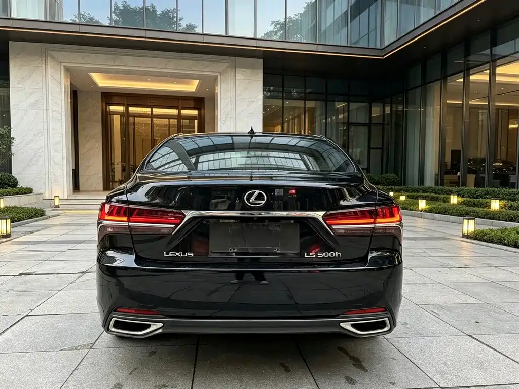 Lexus LS — миниатюра 8