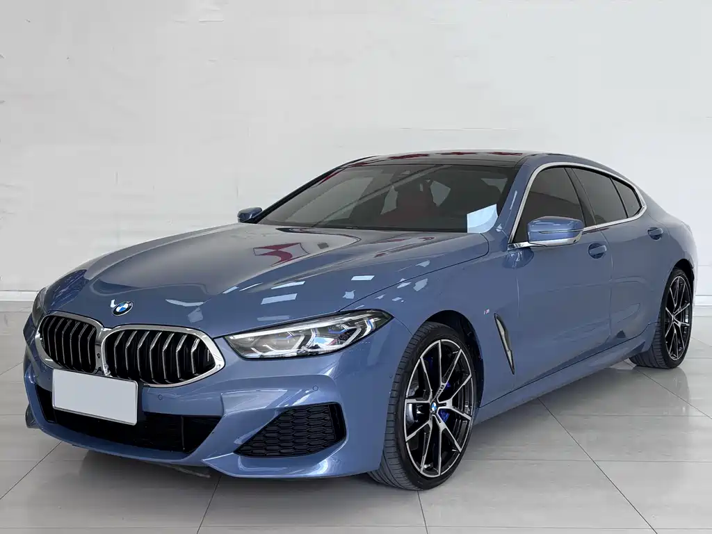 BMW 8 SERIES