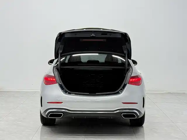 Mercedes-Benz C-Class — миниатюра 11