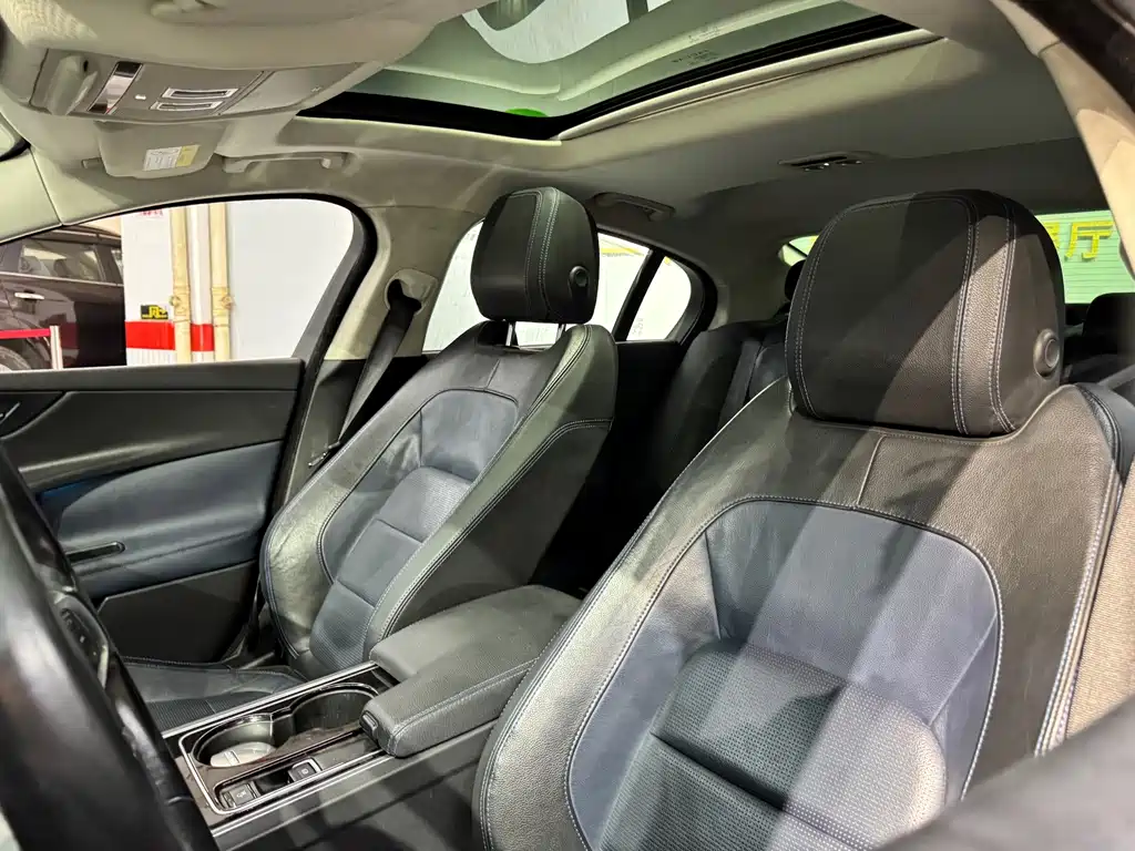 Jaguar XE — миниатюра 18