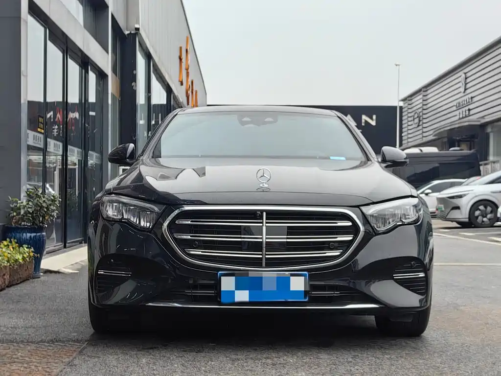 Mercedes-Benz E-Class 2024