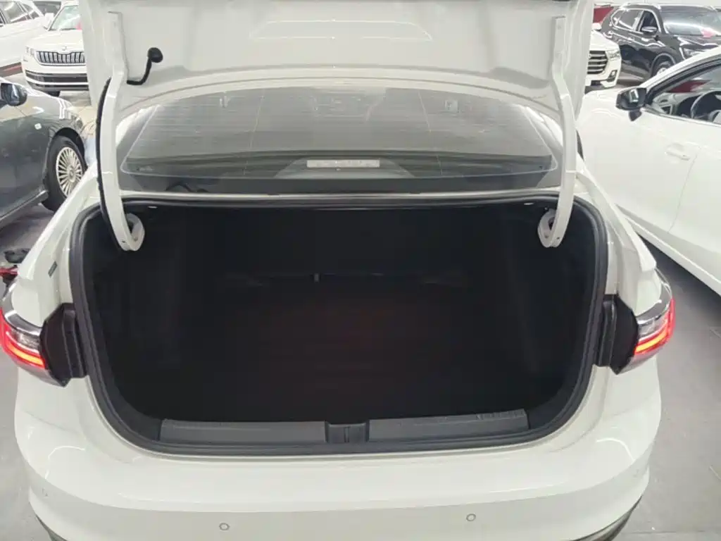 Volkswagen Lavida — миниатюра 19