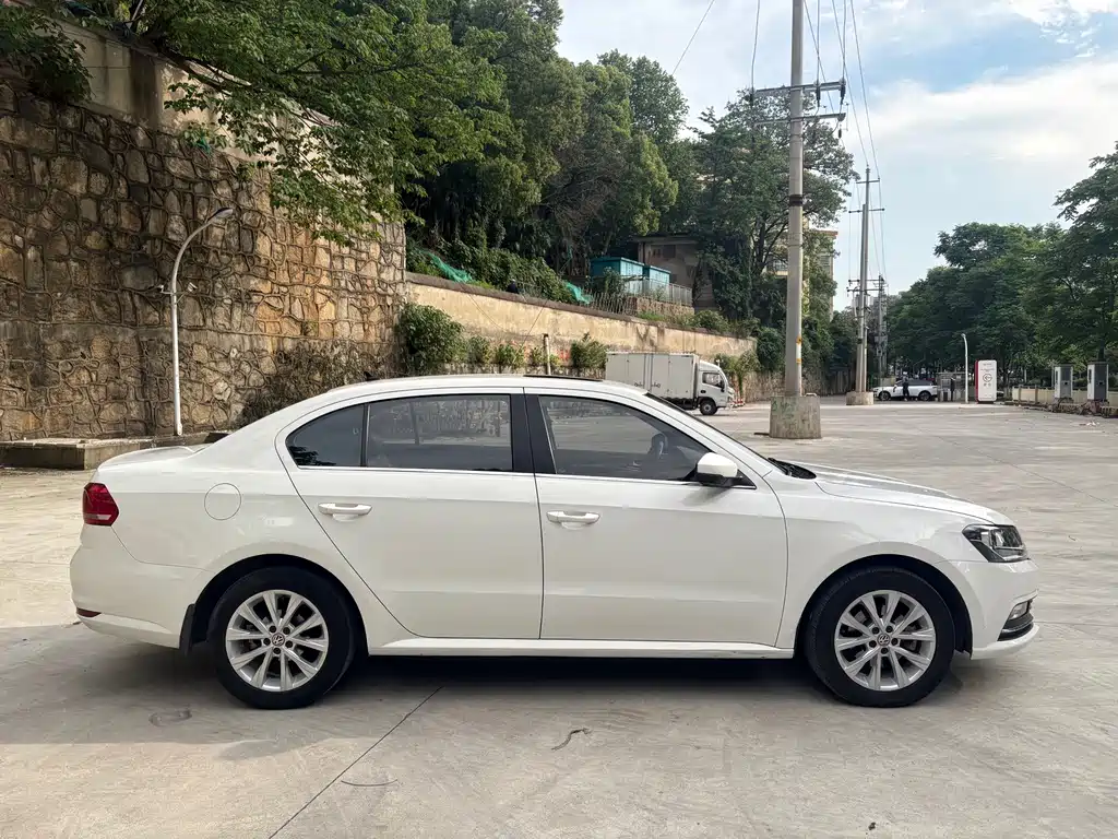Volkswagen Lavida — миниатюра 7