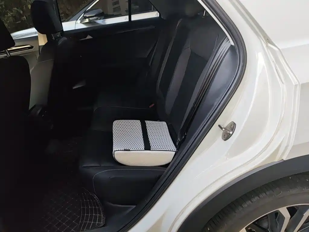 Volkswagen T-Roc — миниатюра 14