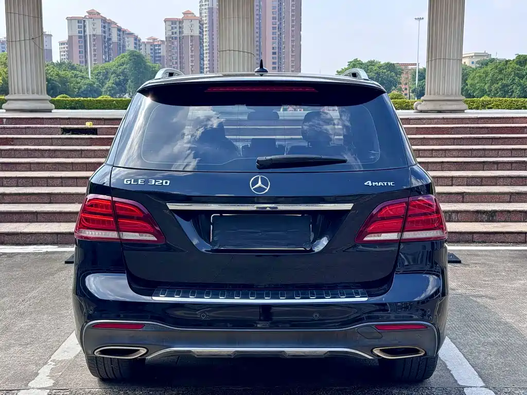 Mercedes-Benz GLE (Import) — миниатюра 12