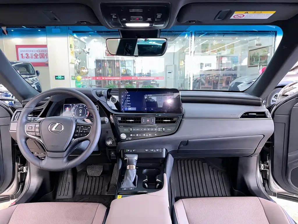 Lexus ES — миниатюра 14