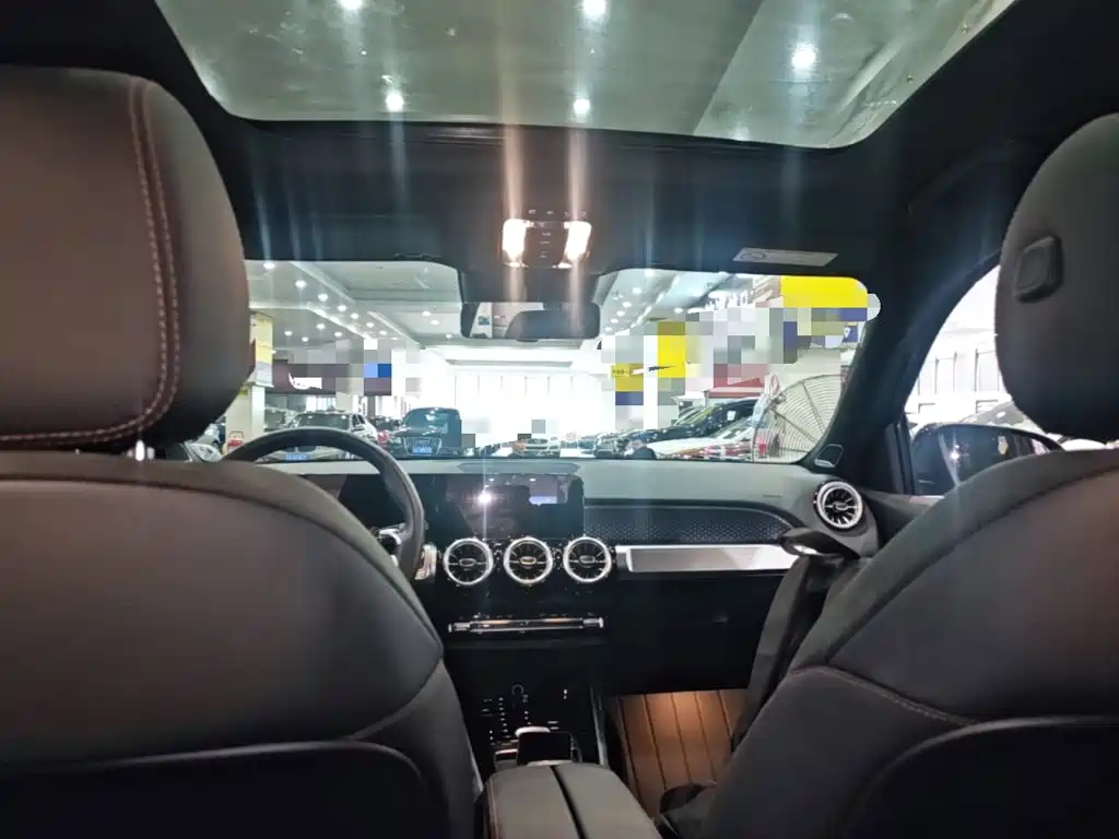 Mercedes-Benz GLB AMG — миниатюра 18