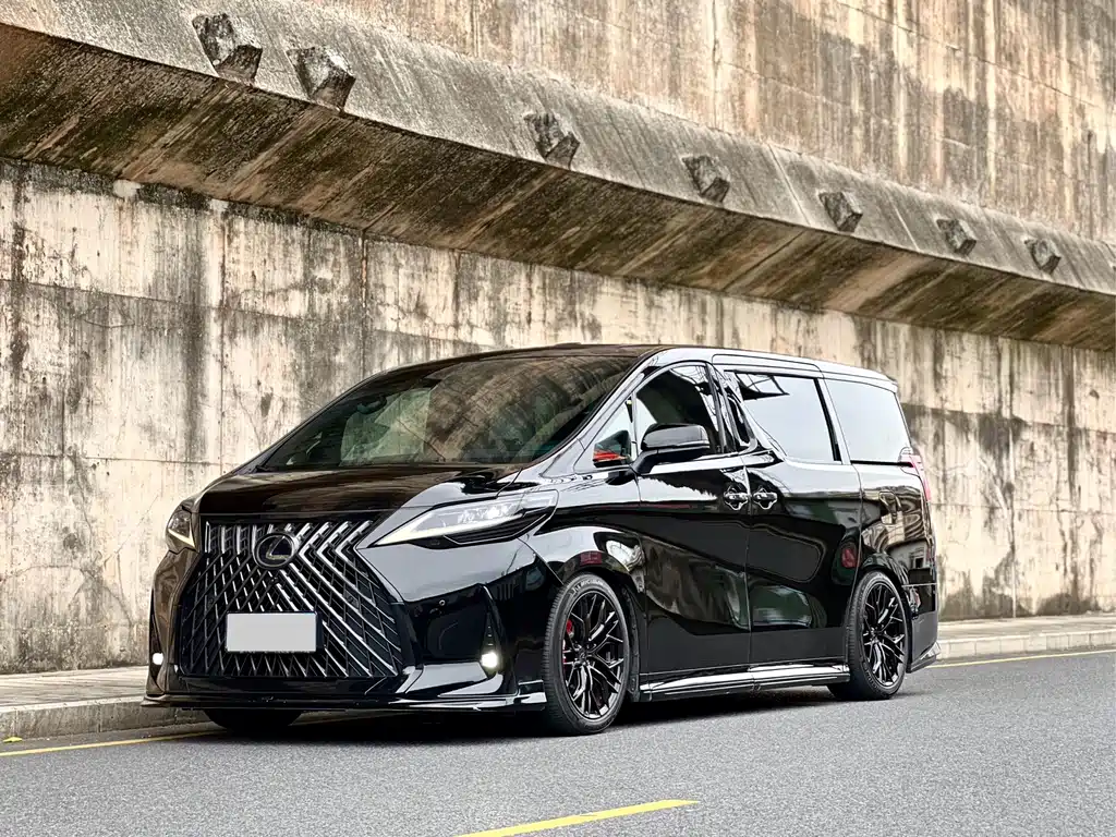 Lexus LM 2022