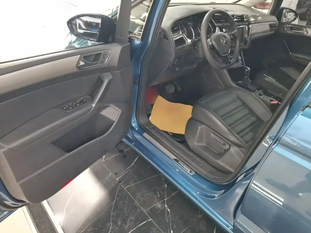 Volkswagen Touran — миниатюра 16