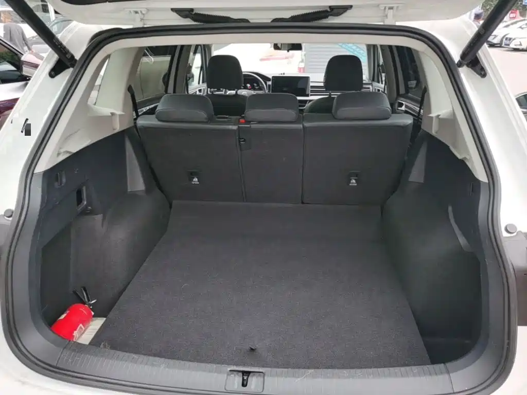 Volkswagen Tiguan L — миниатюра 19