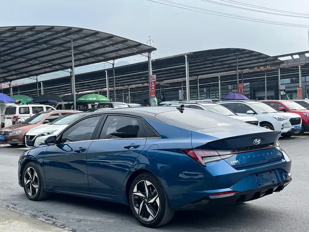 Hyundai Elantra — миниатюра 6