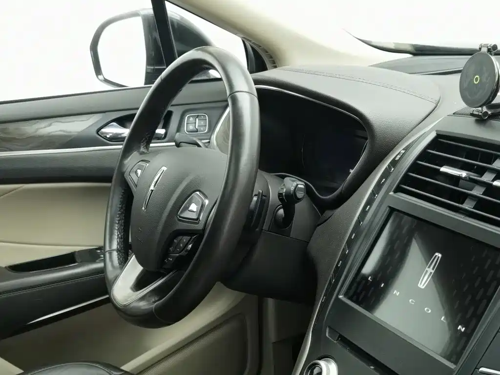 Lincoln MKC — миниатюра 22