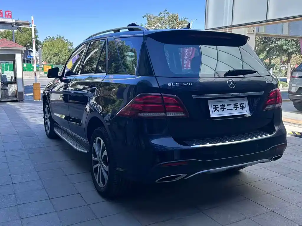 Mercedes-Benz GLE (Import) — миниатюра 7