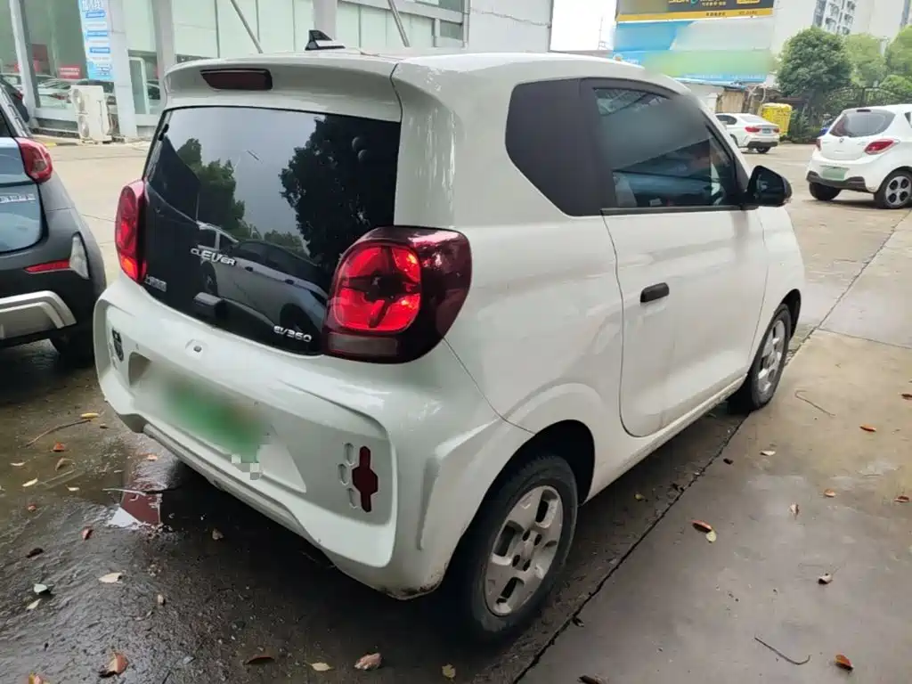 Roewe Clever — миниатюра 7