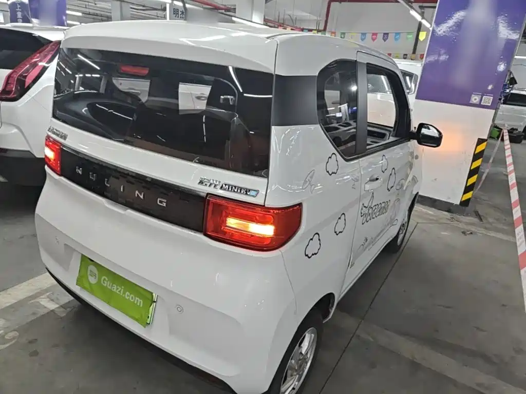 Wuling MINIEV — миниатюра 7