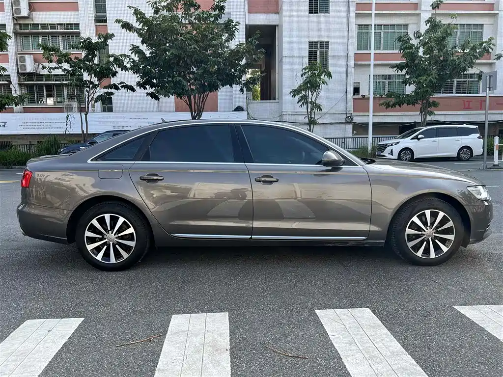 Audi A6L 2014 30 FSI Comfort