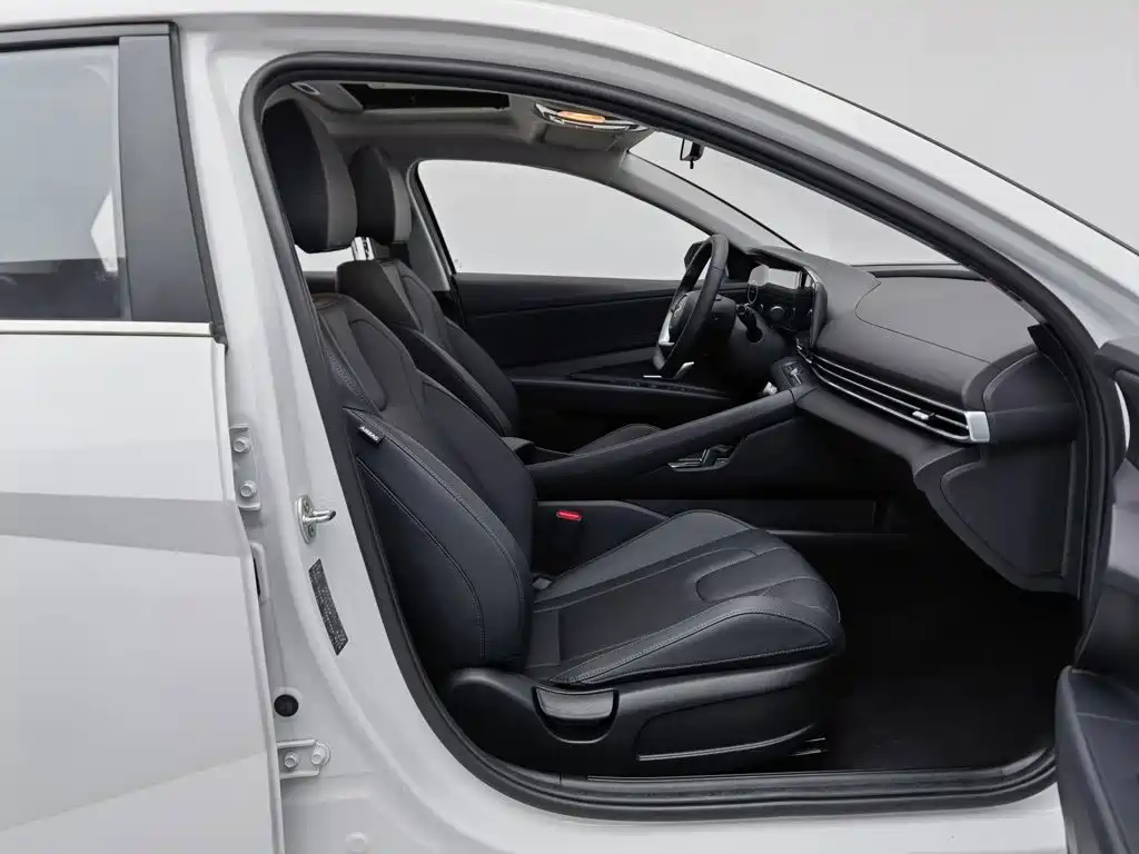 Hyundai Elantra — миниатюра 23