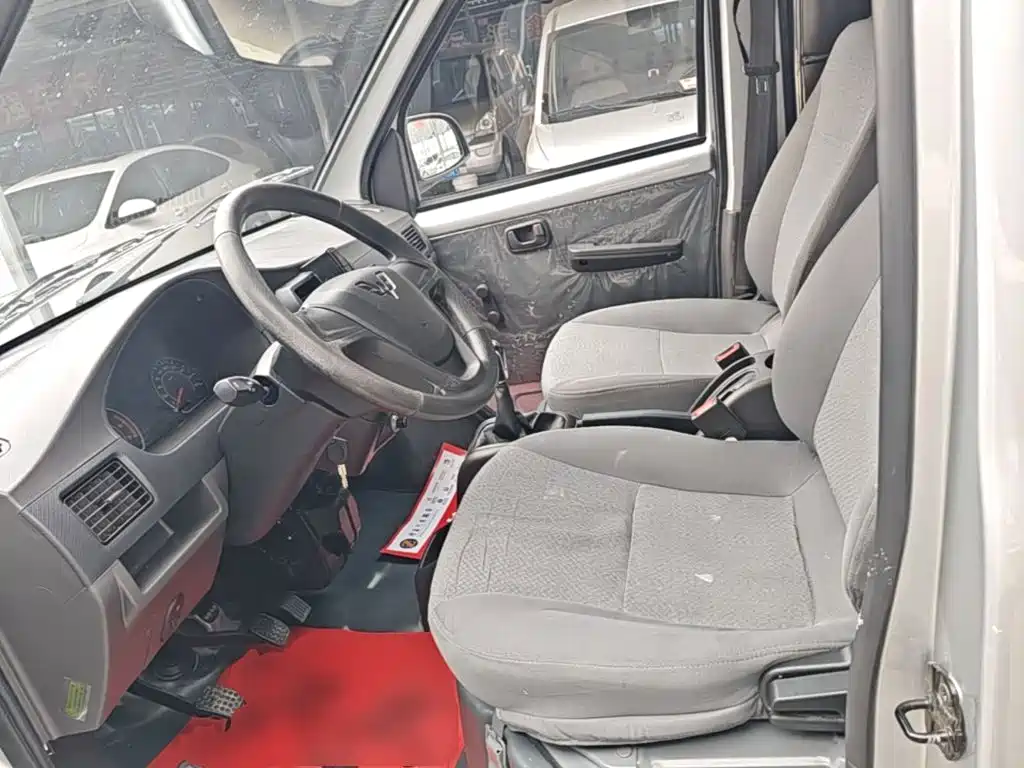 Wuling Rongguang — миниатюра 15