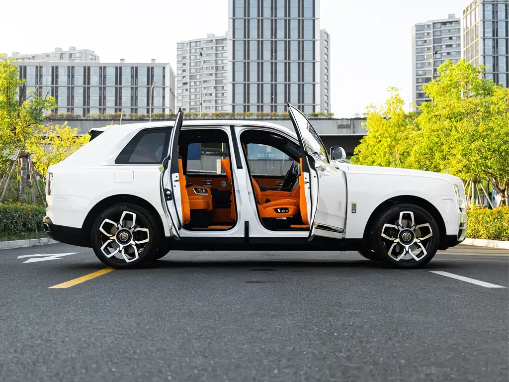 ROLLS-ROYCE CULLINAN