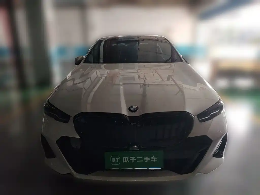 BMW 5 Series — миниатюра 2