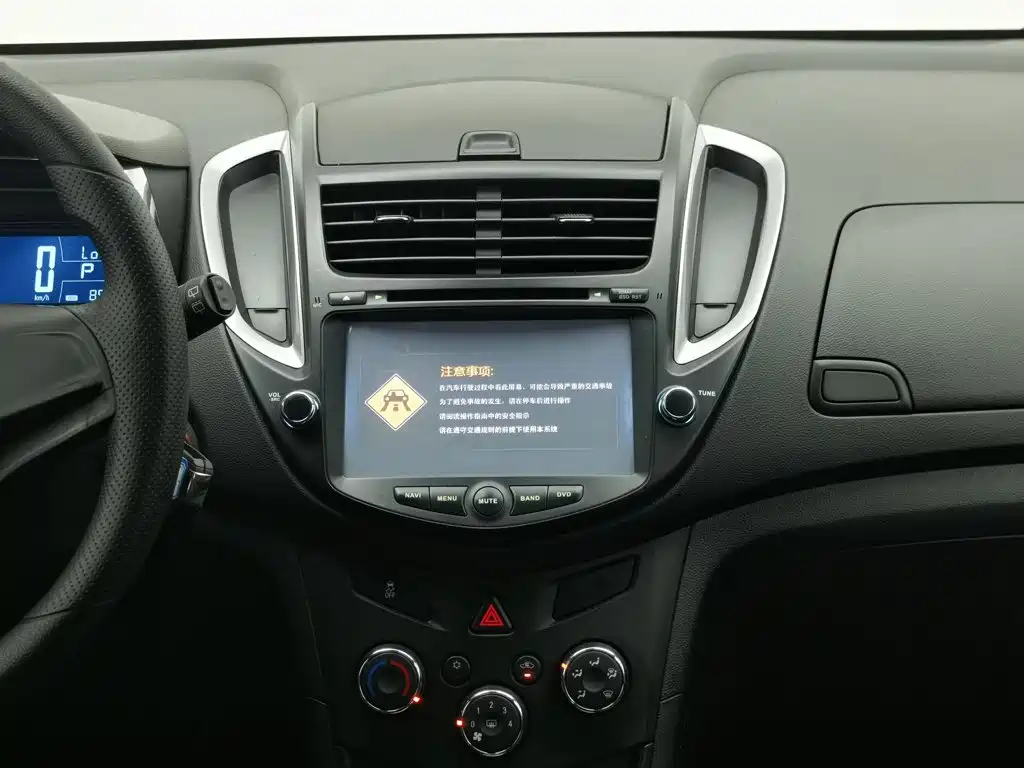 Chevrolet Trax — миниатюра 12
