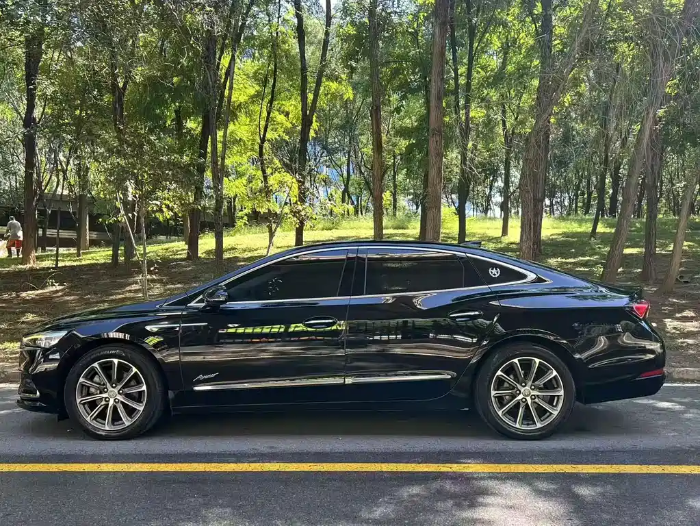 Buick LaCrosse — миниатюра 6